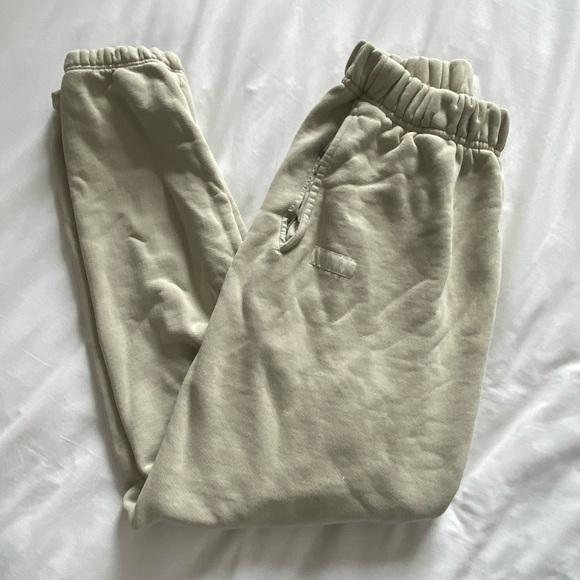 SET ACTIVE Sweats - Picture 2 of 3